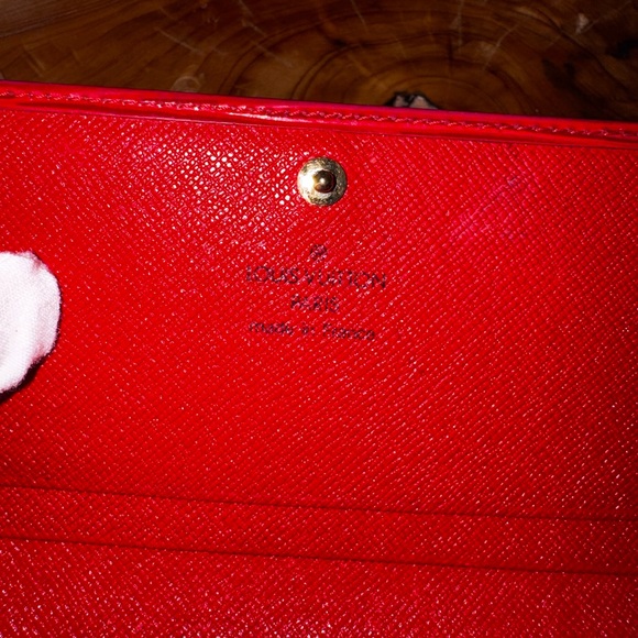 Louis Vuitton Porte Monnaie Billets Tresor Wallet
Epi Leather Red 2000 - Picture 11 of 17